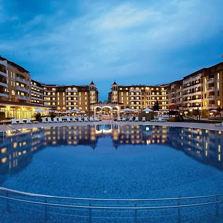 Royal Sun, 4 People, 600 M From The Sea Napospart